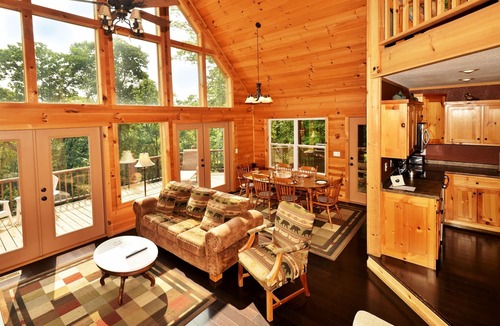 Unaka Cabin | Large Deck & Mountain Views! Starlink Wi-Fi & Discounts!