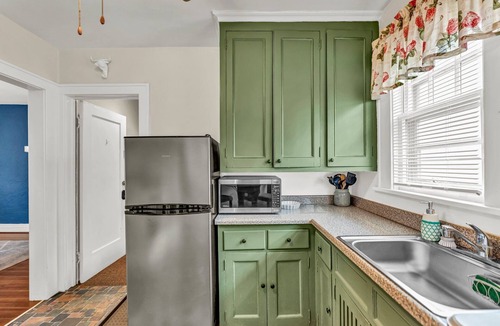 North Buffalo House | Large Group Retreat - 6BR Home w/3 Floors