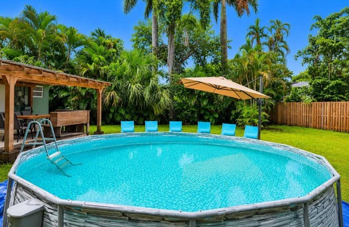Edgewood House | Large Home with Pool | 5 Mins to Ft Lauderdale Port & Beach