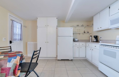 Ellsworth House | Large Open Concept 1BR/1Bath w Full Kitchen