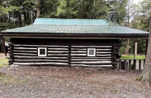 Clarington Cabin | Large, Pet-Friendly Cabin Rental for Amazing Family or Group Glamping near Cook Forest, PA