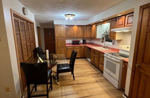 Biddeford House | Large Private Room with shared bathroom (Room #4)