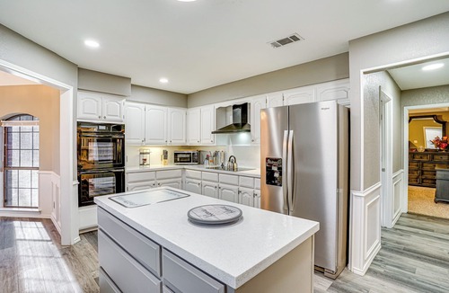 Alvarado House | Large Yard, Fire Pit & Games: Grandview Haven!