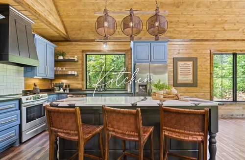 Broken Bow Cabin | Latitude Adjustment Cabin: Poolside Family Getaway