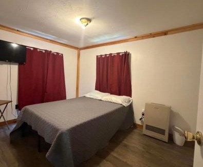Monson Hostel | Leapin leanas
