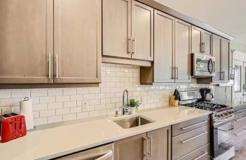 Oak Lawn Apartment | Lemmon 103: Your Stylish 3-Bedroom, 3-Bath Escape in Dallas