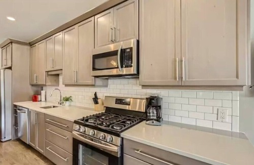 Oak Lawn Apartment | Lemmon 103: Your Stylish 3-Bedroom, 3-Bath Escape in Dallas