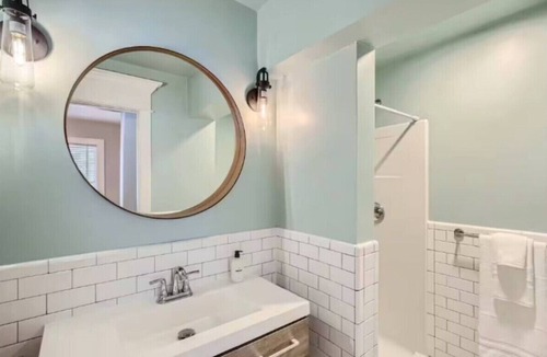 Oak Lawn Apartment | Lemmon 103: Your Stylish 3-Bedroom, 3-Bath Escape in Dallas