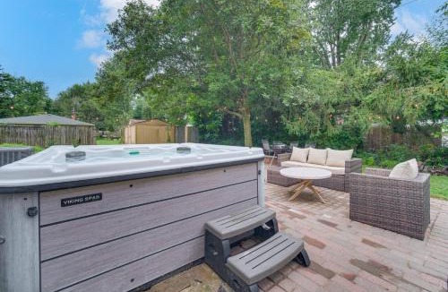 Madison - Lakeland House | Less Than 1 Mi to Lake Erie Home with Hot Tub and Game Room!