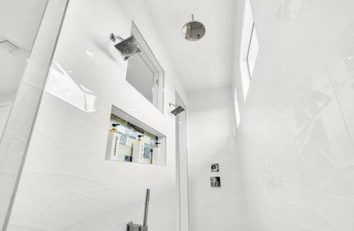 Naples Park House | Less Than Two Hours to World Cup Games, Pool, Hot Tub