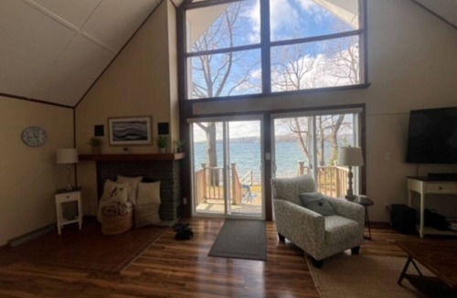 Skaneateles Cottage | Level Lake Front/Sunset Side