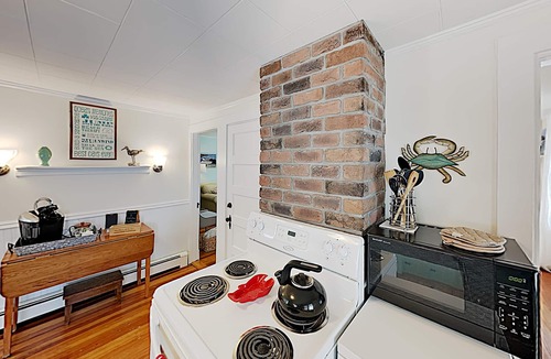 Prospect Harbor House | Lobster Cottage on the Harbor W/Lighthouse and Waterviews.