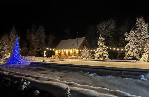 Carroll House | Log cabin 1 mile from skiing - 1800Bc