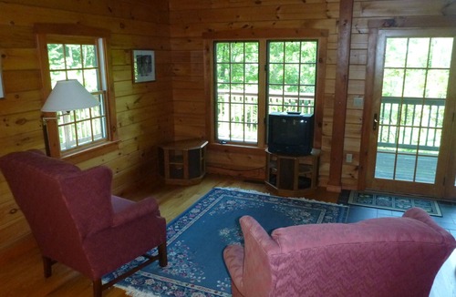 Julian Cabin | Log cabin in quiet setting only 15 miles from Penn State & 2 state parks