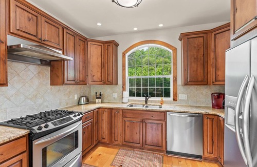 Ellicottville Cabin | 🏡 Log Cabin Stay w/Sauna, Hot Tub + Games Room – Close to Town!
