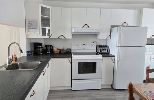 Roberval Apartment | Logement climatisé à deux pas Lac-St-Jean.