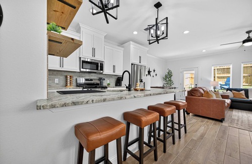 April Sound House | Lone Star - Elevated Lakeside Retreat