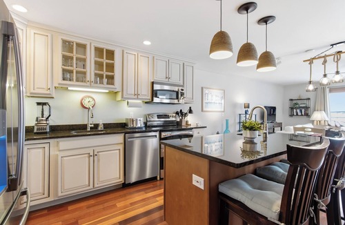 Long Island House | Long Island Retreat at Sunset Landing close to Portland, Maine
