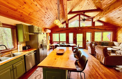 Schroon Lake House | Loose Moose Lodge: Hot Tub, 4-Season Retreat Near Gore Mountain & Schroon Beach