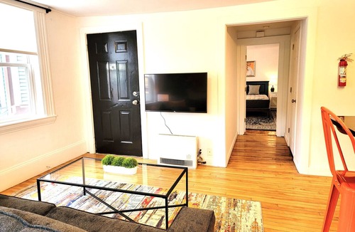 West End Apartment | Lovely 1 bedroom rental in Portland