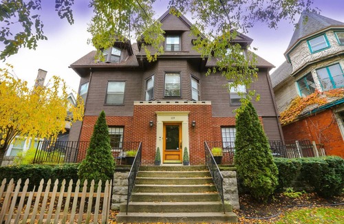 Albright Apartment | Lovely 2 Bdrm Apartment on Bidwell Pkwy off Elmwood - 2nd Floor