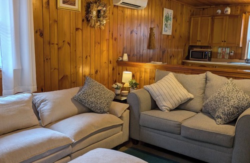 Topsham Apartment | Lovely 2-bedroom apartment with AC in charming Topsham. Close to everything!