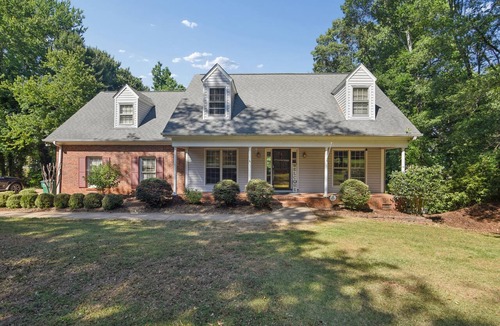 Arcadia House | Lovely 4-bedroom house with in-ground pool