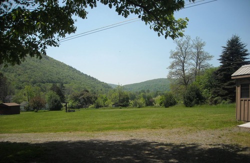 Wellsboro Cabin | Lovely Amish Crafted Country Cabin in Wellsboro, Pennsylvania