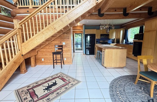 Homer Cabin | Lovely cabin in town with a great view in charming Homer Alaska. Pet friendly.