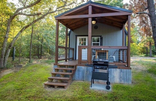Wood County Cabin | Lovely cabin located on the edge of a stocked pond