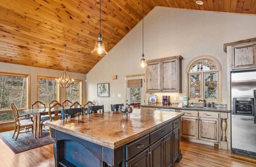 Blowing Rock Cabin | Lovely Cabin on Appalachian Ski Mountain