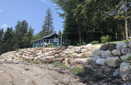 Brooksville Cottage | Lovely Cape Rosier Waterfront Cottage