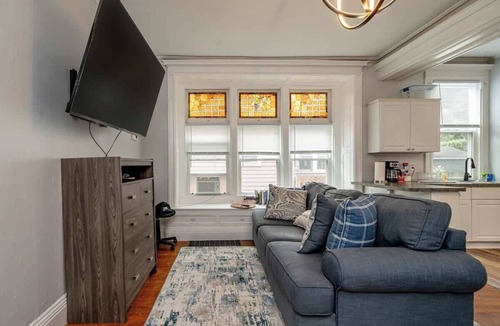 Rochester Apartment | Lovely Comfy Studio-Quiet Park Ave Area- Walkable
