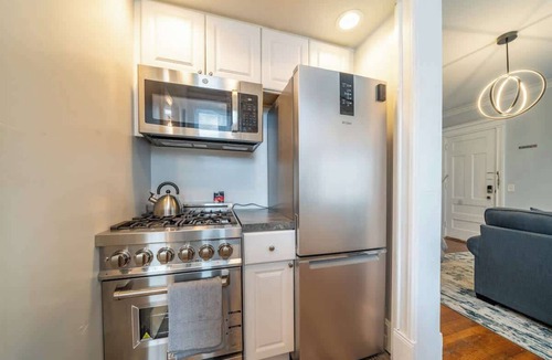 Rochester Apartment | Lovely Comfy Studio-Quiet Park Ave Area- Walkable
