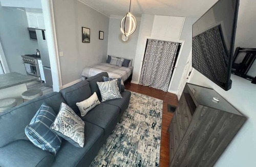 Rochester Apartment | Lovely Comfy Studio-Quiet Park Ave Area- Walkable