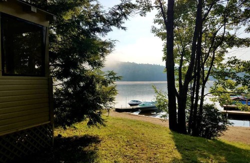 Brant Lake Cabin | Lovely Lakeside Cabin Rental near Pharaoh Lake Wilderness Area in New York