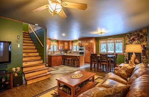Big Moose Cabin | Lovely Lodge, near Old Forge