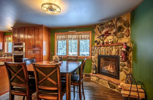 Big Moose Cabin | Lovely Lodge, near Old Forge