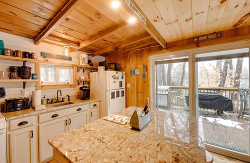 South Casco Cabin | Lovely Maine Cabin w/Deck, Gas Grill & Fire Pit!