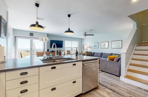 Amelia City House | Lovely Oceanfront Townhouse in Summer Beach Village W/shared Pool, Central AC
