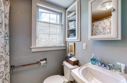 Wiscasset House | Lovely studio w/full kitchen/free WiFi- next to river/antique shops/restaurants