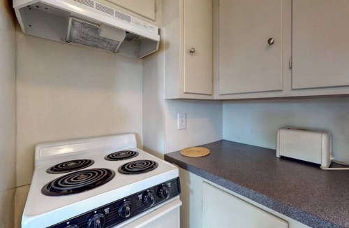 Wiscasset House | Lovely studio w/full kitchen/free WiFi- next to river/antique shops/restaurants