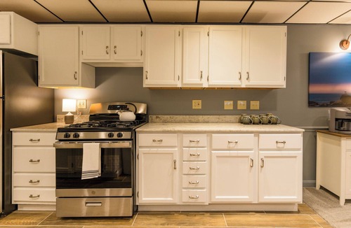 Conneaut Lakeshore Apartment | Lovely, Two Bedroom Apartment with tons of space