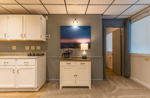 Conneaut Lakeshore Bed & Breakfast | Lovely, Two Bedroom Apartment with tons of space