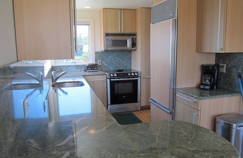 Biddeford Pool House | Low Tide: Oceanfront Bliss BOOK NOW FOR 2026 We have a few weeks open.