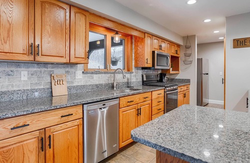 Lodi House | Lower Lake Retreat: Pet Friendly + Hot Tub + Game Room!