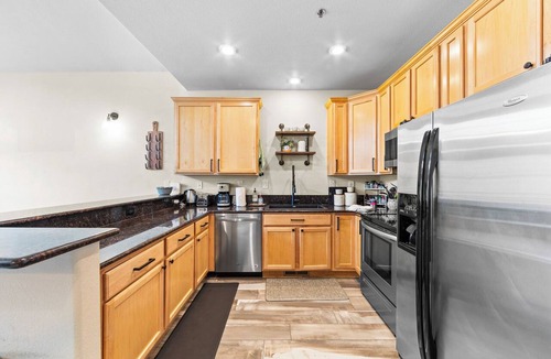 Dillon Condo | Lrd204d2