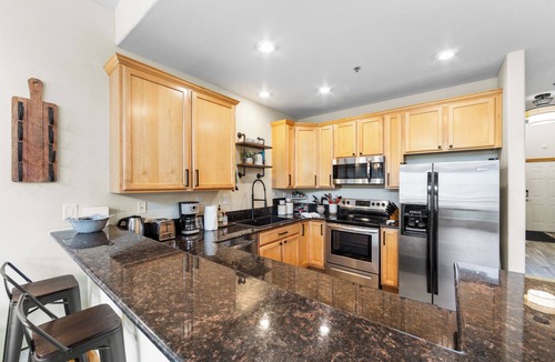 Dillon Condo | Lrd204d2