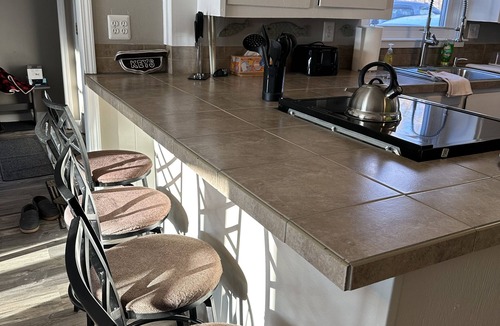 Niagara County House | Lucy's Lake House, Lake view, One block from Lake Ontario, Peaceful & Spacious