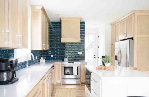 Broken Arrow House | Lux 3BR Cottage | Walk to Rose District | Sleeps 6